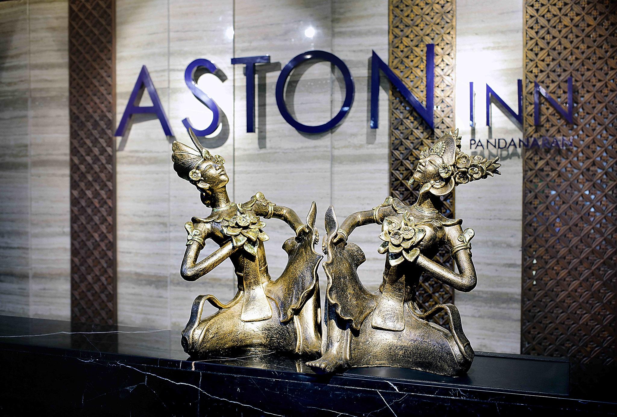 Aston Inn Pandanaran Semarang Exterior photo